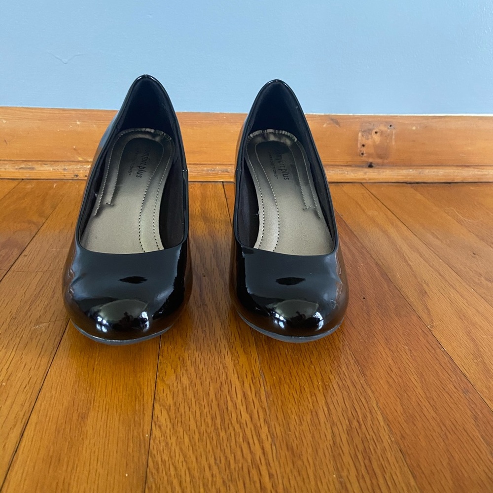 Black comfort heels